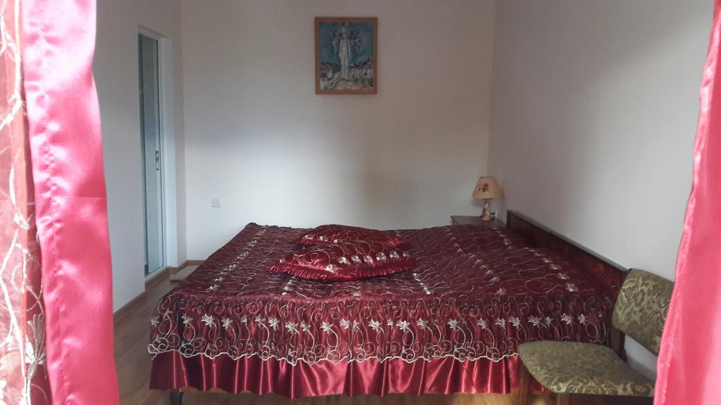 Guest House Mary Hahpat Kültér fotó