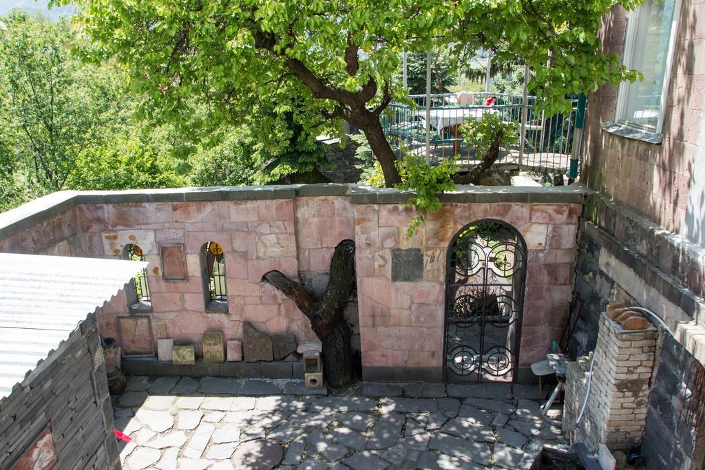 Guest House Mary Hahpat Kültér fotó