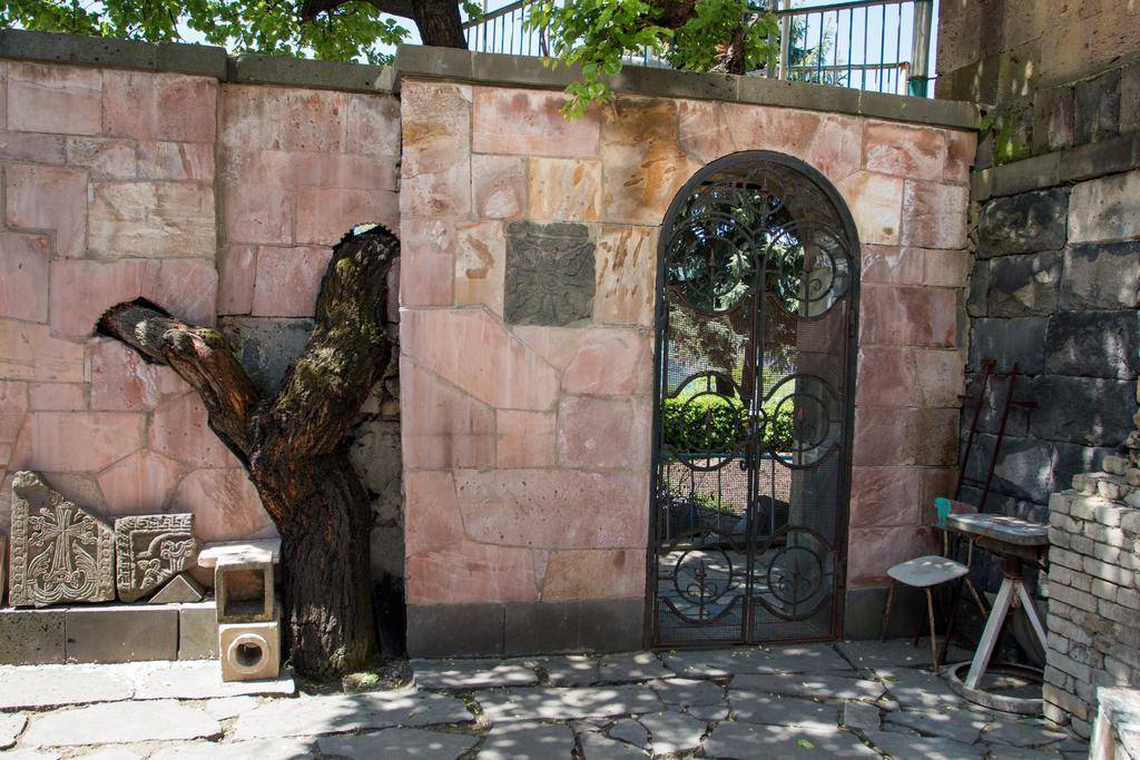 Guest House Mary Hahpat Kültér fotó