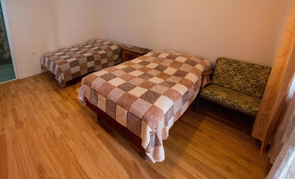 Guest House Mary Hahpat Kültér fotó