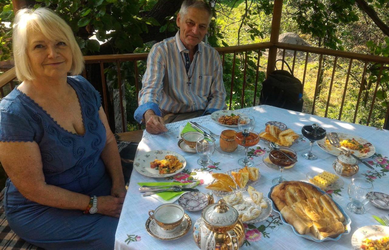 Guest House Mary Hahpat Kültér fotó